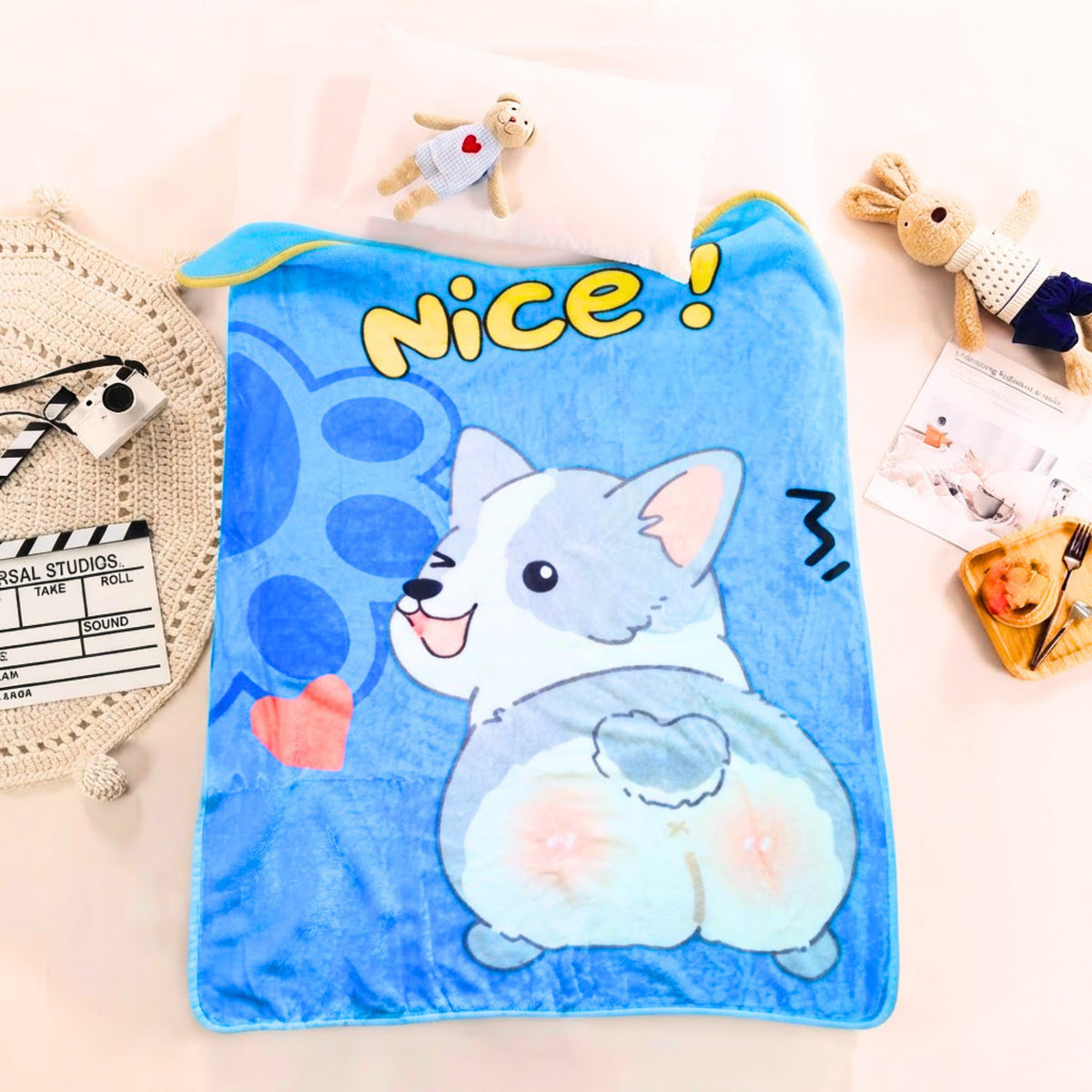 Blue cat printed flannel baby blanket, 100 by 140 cm